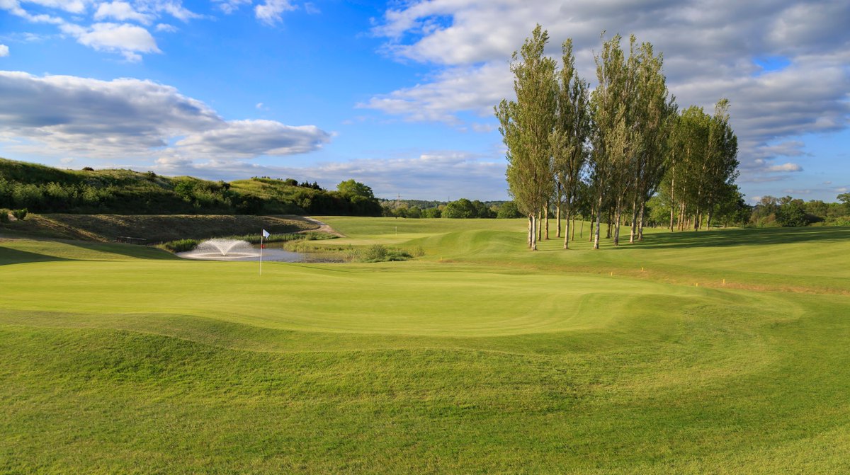 The bank holiday weekend is here!

Join us at The Hertsmere for a fantastic weekend of golf!

Book a tee time or range bay on our website: buff.ly/3ZbB6Rp 

#golf #golfcourse #drivingrange #everyonewelcome #elstree #borehamwood #hertfordshire #thehertsmere #lovegolf