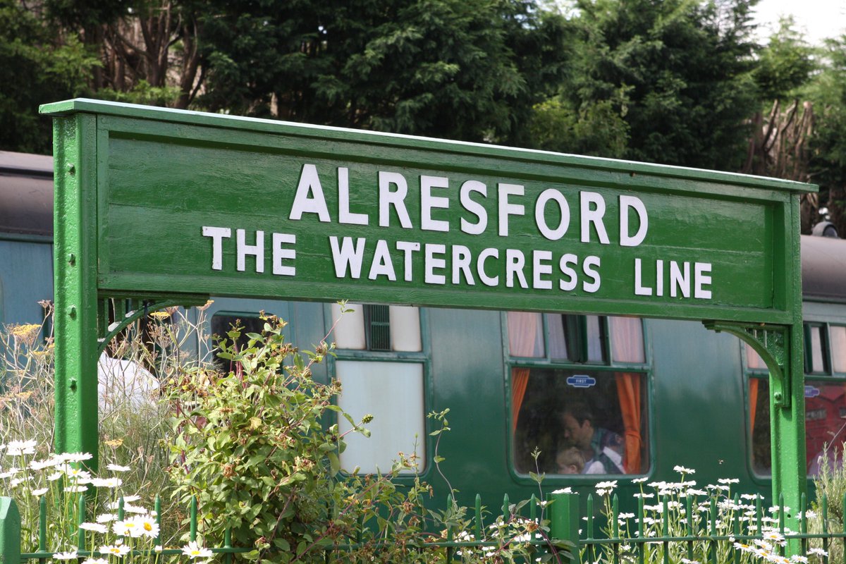 Please note that the Hampshire Farmer's market will not be taking place at Alresford station tomorrow, but will be back in June. The Watercress Line will be open as normal: buff.ly/35j8az9