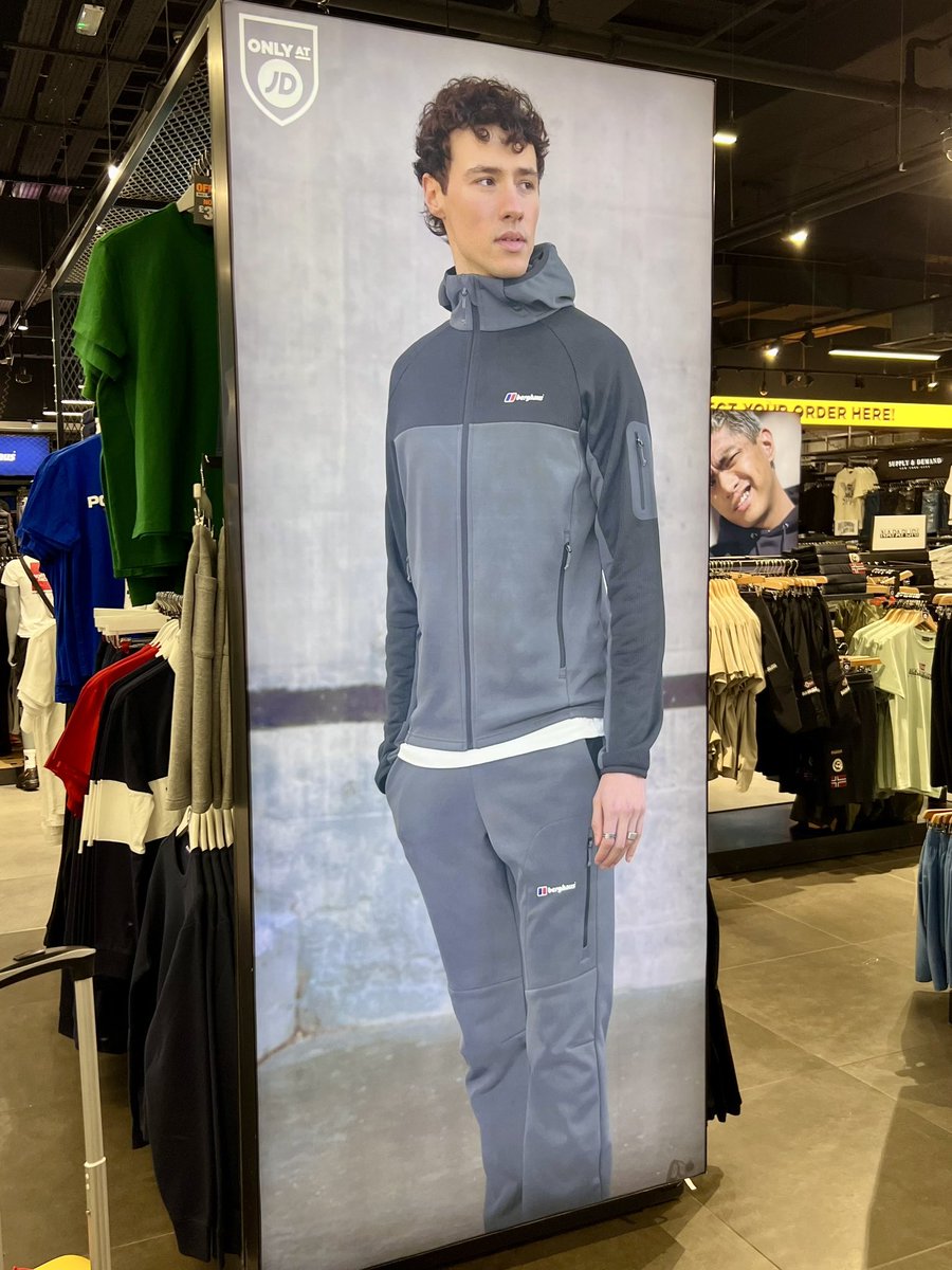 Spotted in @manarndale this morning. Little brother smashing it! ⭐️ @JDSports #ProudSister