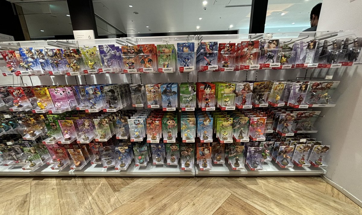 ニンテンドー東京来たけど
スマブラのamiibo全キャラいる？？！！🤩