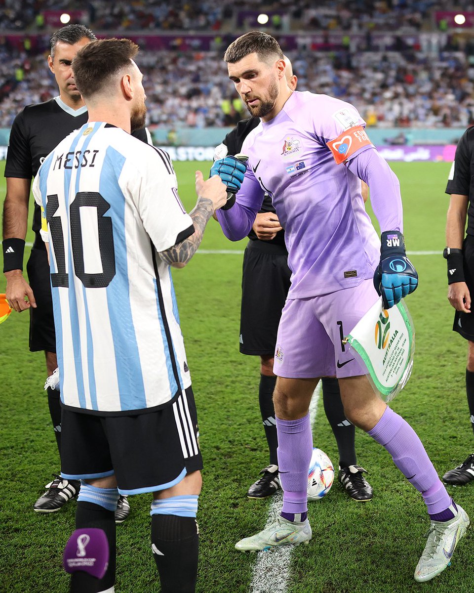 Respect 🤝 

🧵 1/3

#Socceroos #DifferentBreed #FlashbackFriday