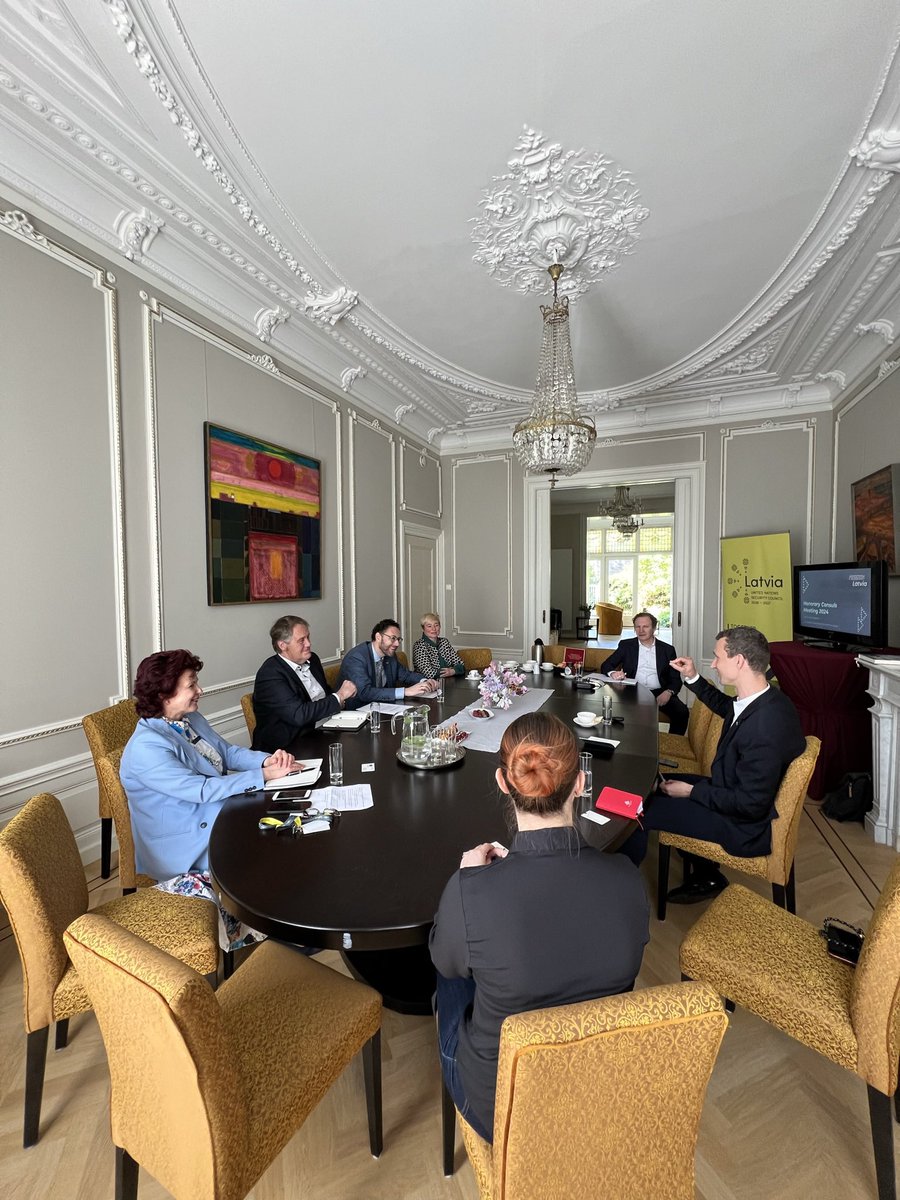 On 2 May, 2024, @LatviaInNL hosted the annual meeting with the Honorary Consuls of Latvia to the Netherlands. We discussed updates on Latvia's priorities, economic collaboration and diaspora support. Looking forward to continued partnership and prosperity ahead! 🇱🇻🇳🇱