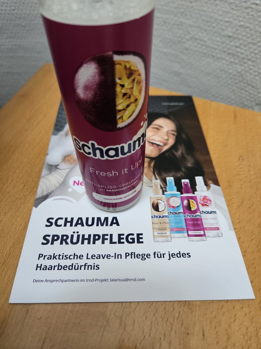 ''Fresh It Up'' Sprühpflege von #schauma spendet trockenen Spitzen sofortige Feuchtigkeit, bekämpft Spliss und schützt das Haar vor Hitzeschäden. Der fruchtige Passionsfruchtduft sorgt zudem für eine frische und belebende Note - -Werbung-Produkttest-@trnd