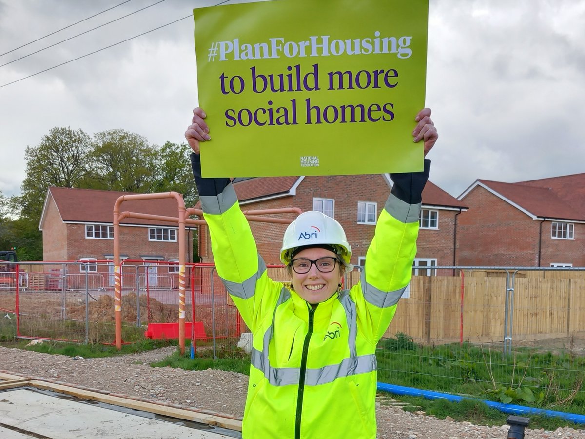 We're showing our support for the @natfednews long-term #PlanforHousing to help solve the housing crisis. We came to view the progress at our Loxwood Fields development where we’re building 99 new homes for the community in #Alfold in partnership with @Thakeham. #ukhousing