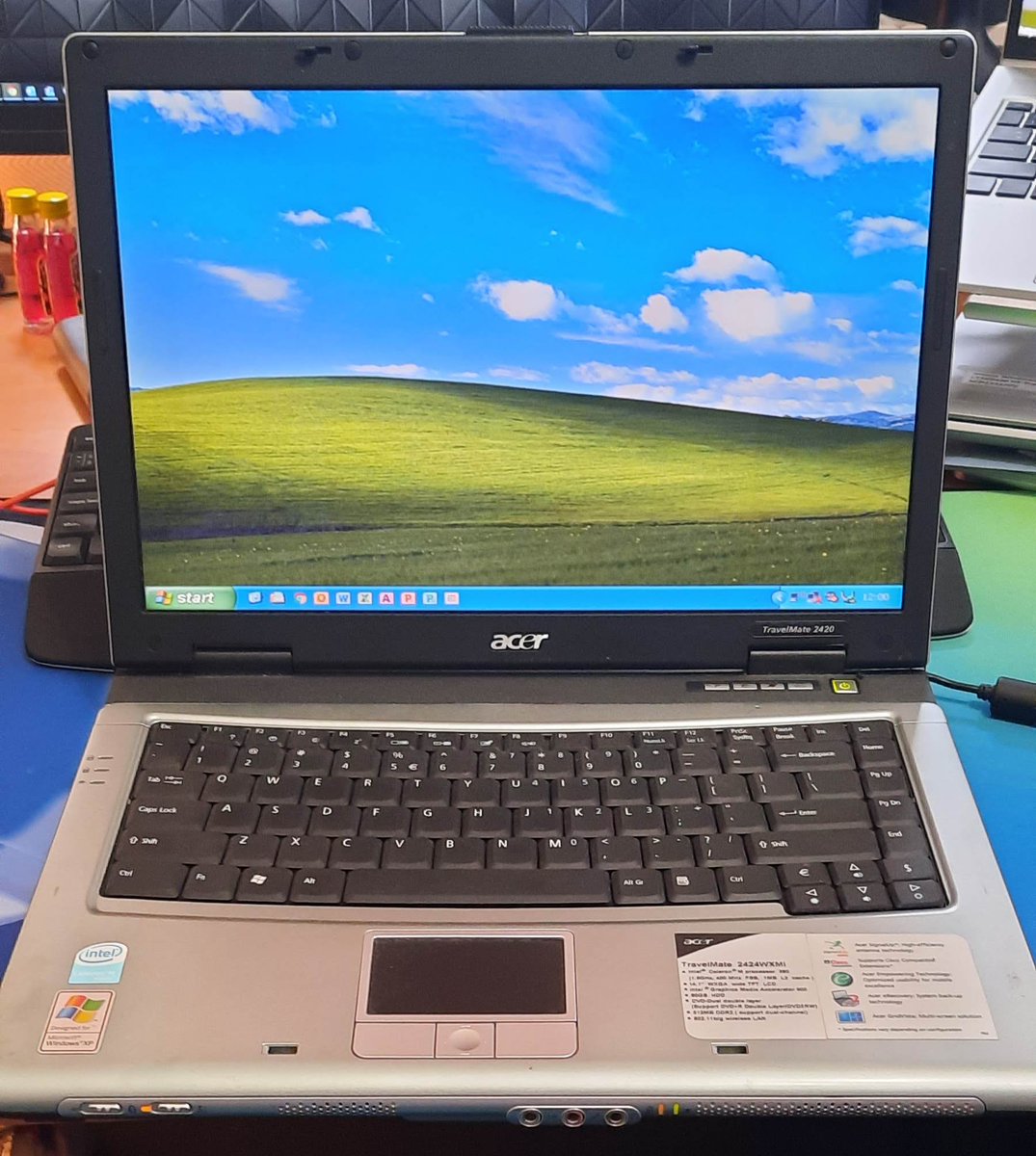 Hoe vinden jullie mijn, bijna nieuwe, Acer Travelmate 2424WXMi uit 2006 incl. Windows XP en Office 2010? #dtv