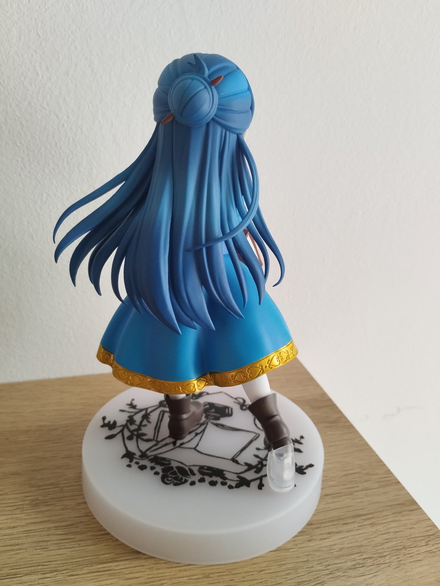 Nuevas incorporaciones! Super feliz de tener a Grete en la colección (aunque las manos no tocaban la falda y era muy raro (arreglado)) Y Myne, maravillosa, muy muy bonita. El dibujo de la base se lo he añadido y ha quedado muy mona ❤️❤️