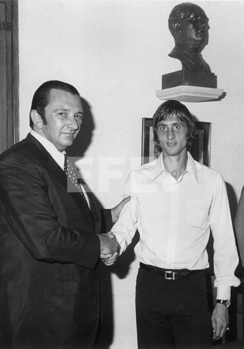 Me podríais decir de quien es el busto de la presentación de Johan Cruyff al llegar al Barça?