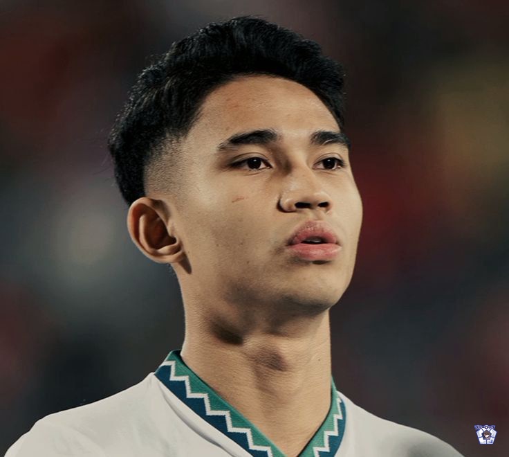 bluelockfess's tweet image. -bllk cw // crossover real life timnas

Marcelino pemain timnas kita kan dijuluki sebagai pemain sepak bola yang egois karena dia, sepaham sender, sering berusaha ngegoalin sendiri tanpa meduliin pemain lainnya (?) Waktu denger itu pikiran sender langsung nyambung ke  (cont..)