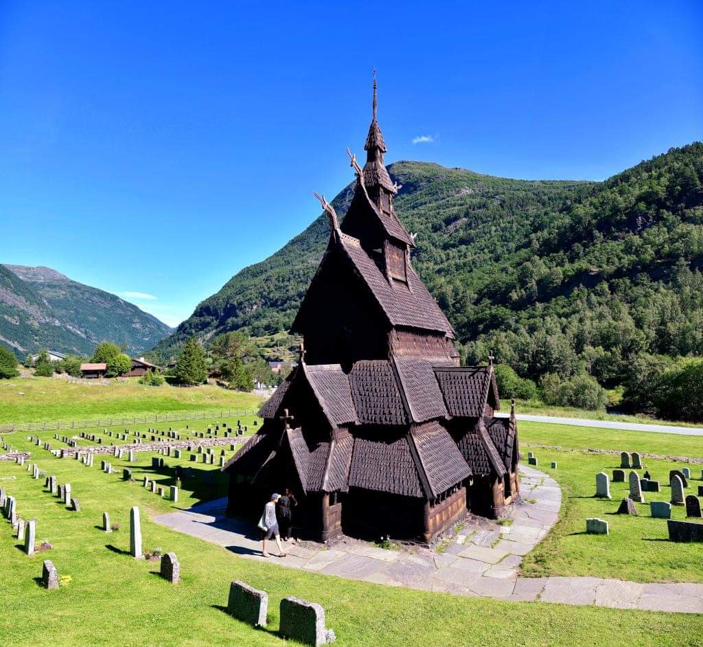 Borgund Stave Church, located in Lærdal Municipality, Vestland, Norway, is a remarkable example of medieval Norwegian architecture. Constructed between 1180-1250 AD, this church has stood the test of time and remains a significant cultural and historical landmark for over 800…