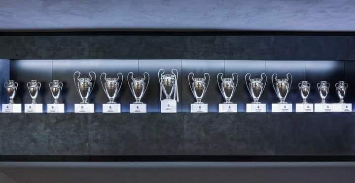 "مبابي يودع باريس ببطولة دوري الابطال" 🥺

"كين يفوز ببطولته الاولى في مسيرته" 🥺

"رويس يُكافأ على ولاءه" 🥺

المدريديستا : يبون البطولة عشان يطلع شكل المتحف متناسق وجميل