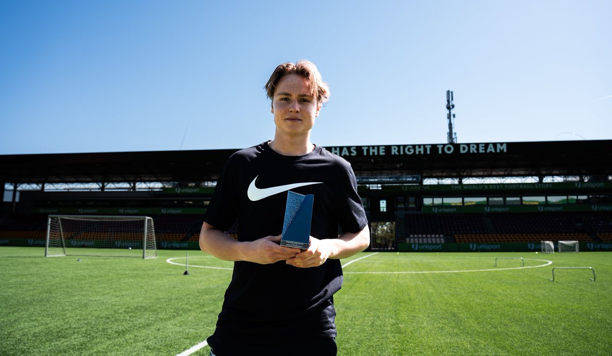 Andreas Schjelderup er kåret til Månedens Unge Spiller i 3F Superliga. Hele tre år efter at han vandt prisen første gang 🏆🤯 

Et unikt talent i den bedste danske fodboldrække 🙏

#sldk | #topperformers
