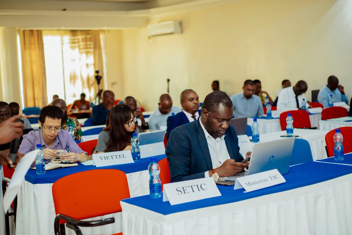 #Burundi
Ce 3 mai 2024,  l'@ARCTBDI organise une Table Ronde dédiée au Point d'Echange Internet. 
@NtareHouse @mincotim