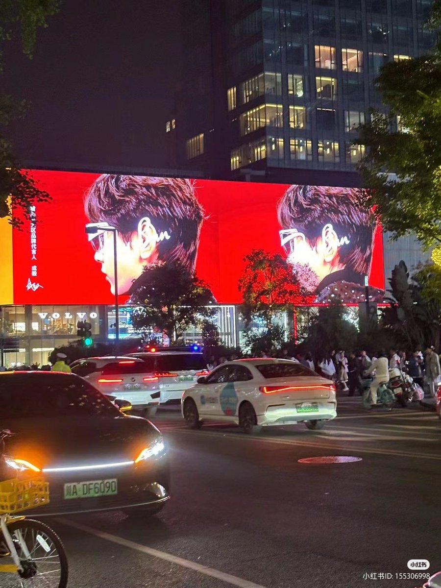 ChengYi x #RayBan at เฉิงตู
จอสวยง่ะ🤩🤩

@ray_ban 
#เฉิงอี้ #成毅 #ChengYi​
Cr as labeled xhslink.com/WoItaI