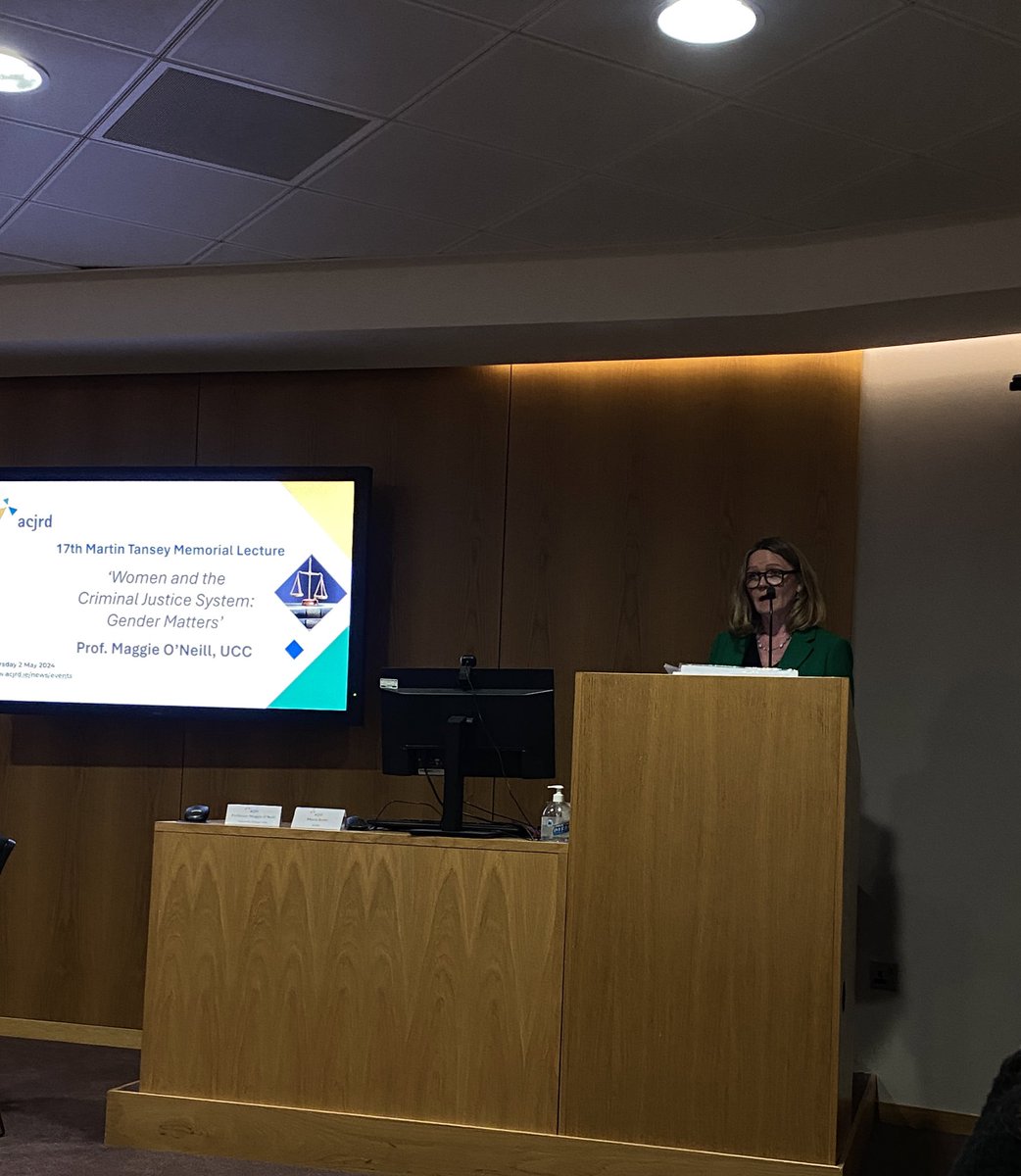Fantastic @Acjrd_ie lecture by @maggieoneill9 exploring women and the criminal justice system - with an emphasis on the need for a participatory, imaginative criminology that uses creative methods to meet people where they are at to build our collective social future together.