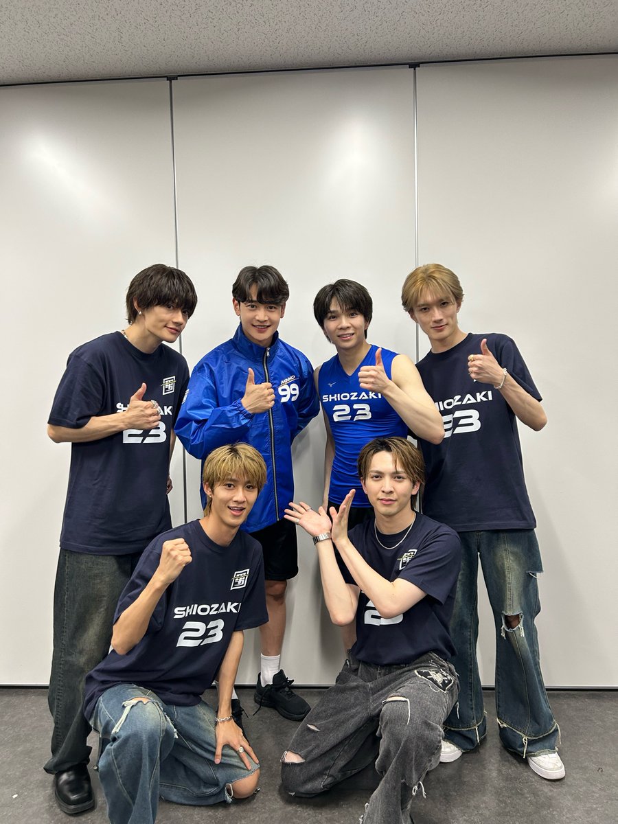 milk_info's tweet photo. スポ男で初めてご一緒したSHINeeのMINHOさんと
M!LKメンバー全員で写真を撮らせてもらいました！
ありがとうございました！

#SHINee @shinetter
#MINHO さん #ミンホ さん
#スポ男 @tbs_spodan

#MILK #塩﨑太智 
#佐野勇斗 #曽野舜太 #山中柔太朗 #吉田仁人 https://t.co/b6Tjw1S3AW
