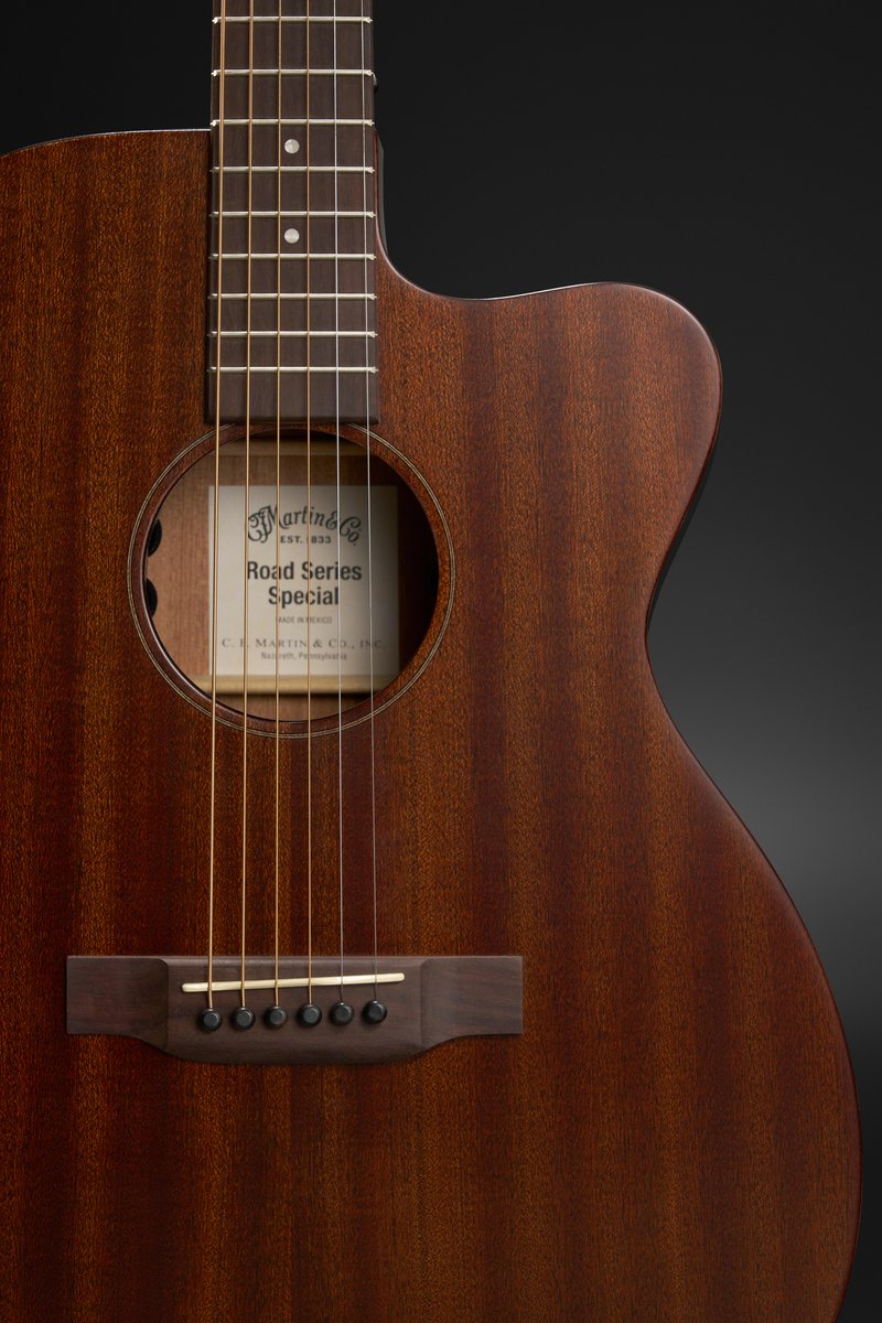 The new acoustic-electric 000C-10E is a smaller, full-sized Martin that still packs a punch thanks to its sapele 000 size body. spr.ly/6017bUnZd