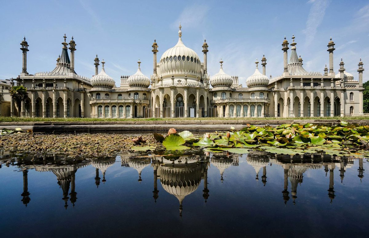 Thrilled to share that we've been featured on yhoo.it/44tesGv! Dive into the enchanting world of Britain's most famous Orientalist gem, the Royal Pavilion. bit.ly/3WjFrCy #RoyalPavilion #UKHeritage 🏰 #lovebrighton
