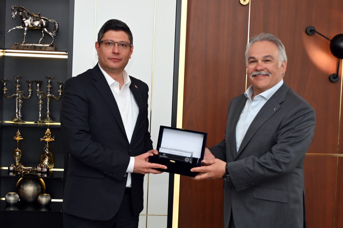 Erkurt Holding Yönetim Kurulu Başkanı Sn. Ali Kerem Alptemoçin ve İnsan Kaynakları Direktörü Sn. Funda Karagöz’e ziyaretleri için teşekkür ederim.