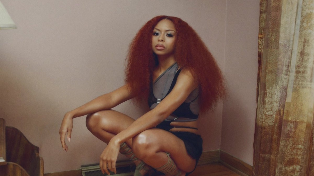 .@ravynlenae is releasing her sophomore album, Bird's Eye, in August. 🔗 Listen to two new songs, 'Love Me Not' and 'Love is Blind.' thefader.com/2024/05/03/liv…