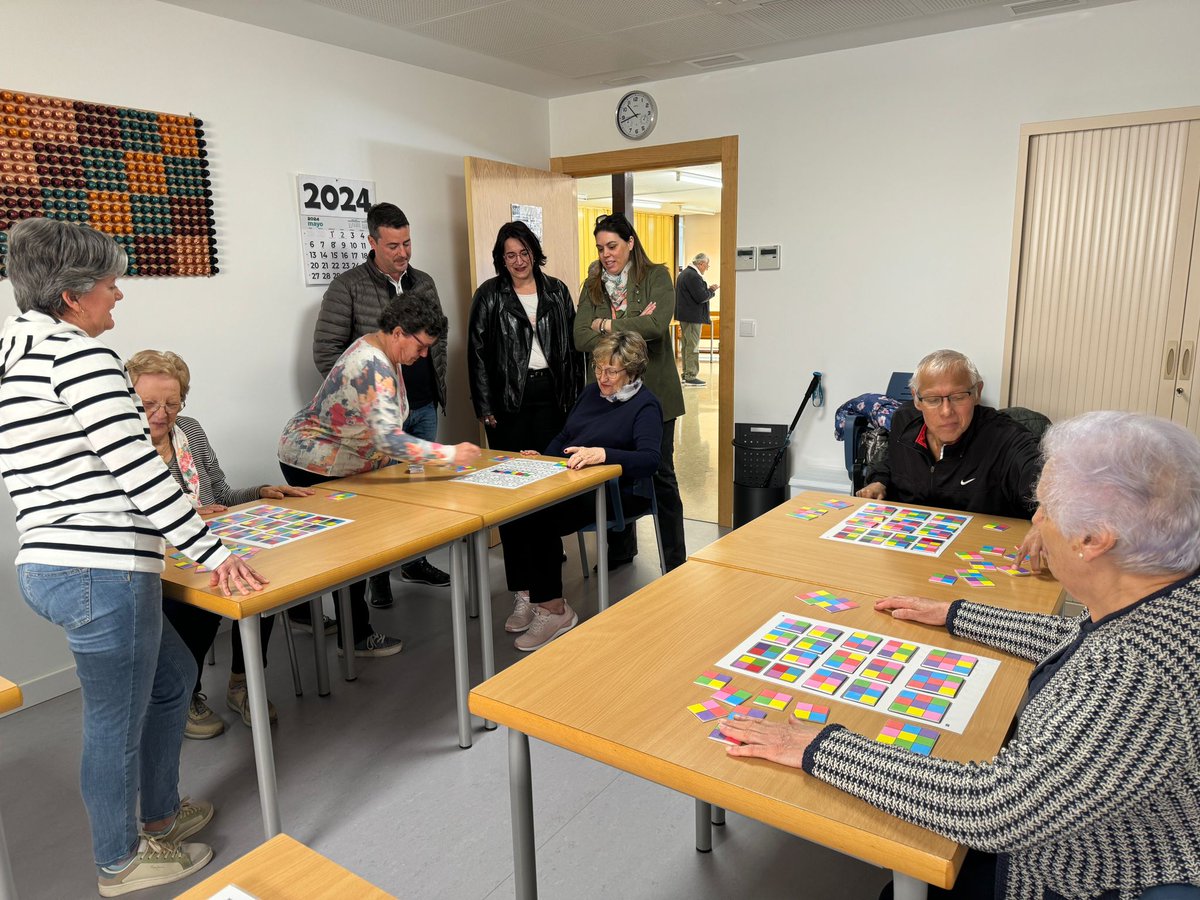 ℹVisita hoy del director provincial del IASS Carlos Oliván al centro de día de #Binéfar para conocer los servicios, las necesidades y conocer las impresiones de los usuarios🧓👵. Le han acompañado la alcaldesa Patricia Rivera, la concejal de #BienestarSocial, Beatriz de Pano.