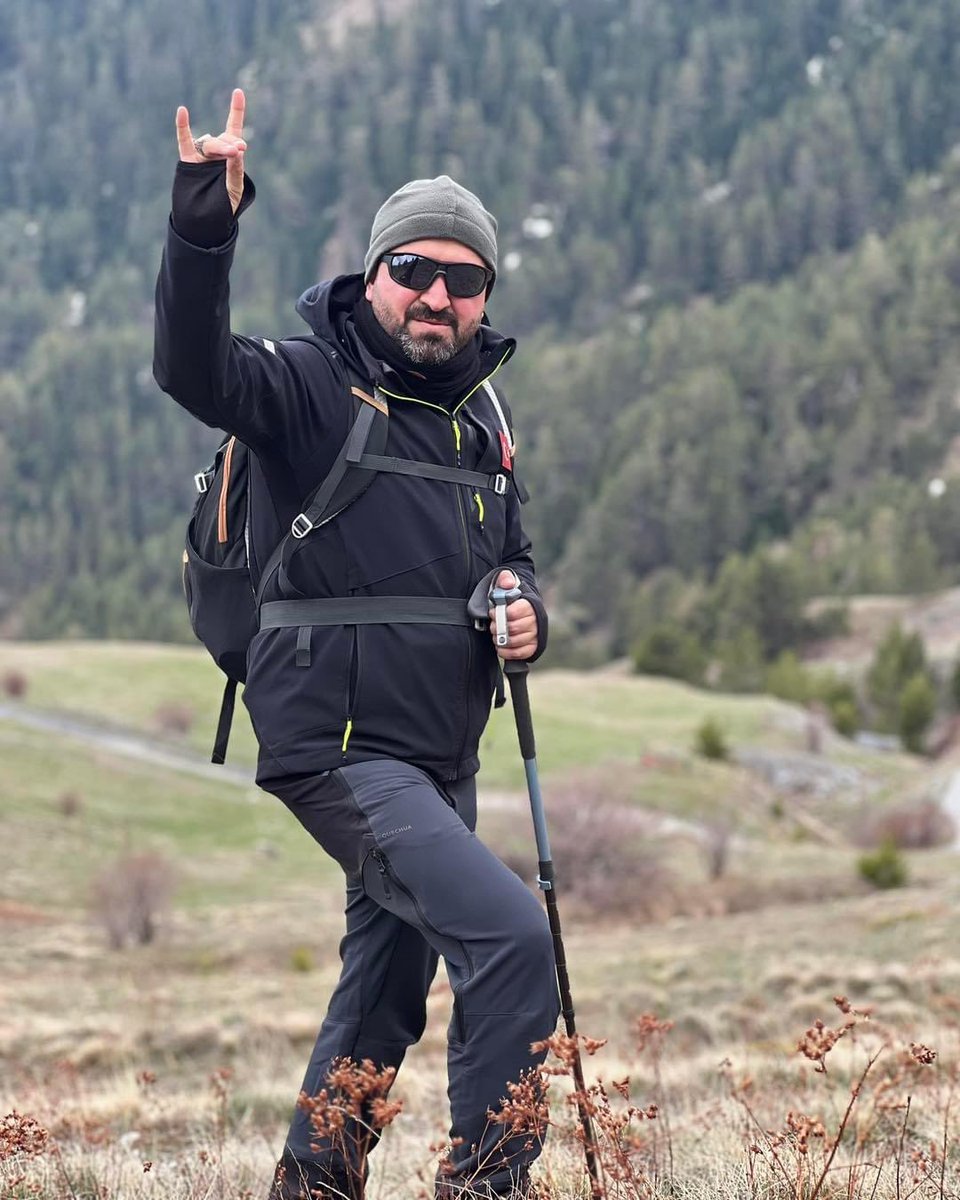 3 Mayıs Türkçülük Günümüz kutlu olsun... 'Türkçülük öyle şerefli bir bayraktır ki: Onu vatanın her köşesinde durmadan dalgalandırmak her Türk’ün ilk ve milli vazifesidir.' Mustafa Kemal Atatürk