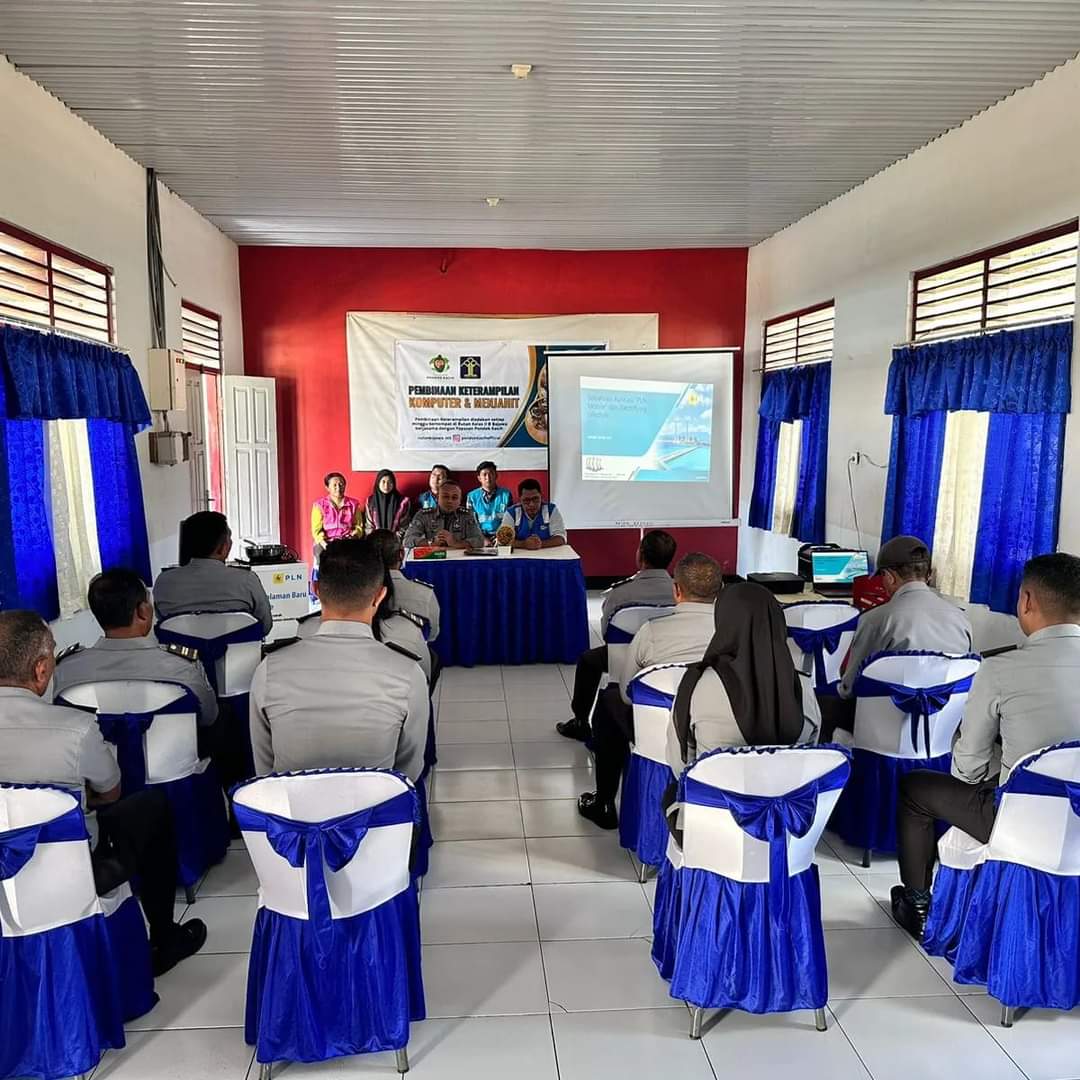 NttRutan's tweet photo. PLN Bajawa Gelar Sosialisasi Penggunaan Aplikasi PLN Mobile dan Electrifying Lifestyle

#KemenkumhamRI
#KemenkumhamNTT
#KumhamSemakinPASTI https://t.co/VwLC7OZ8Qy