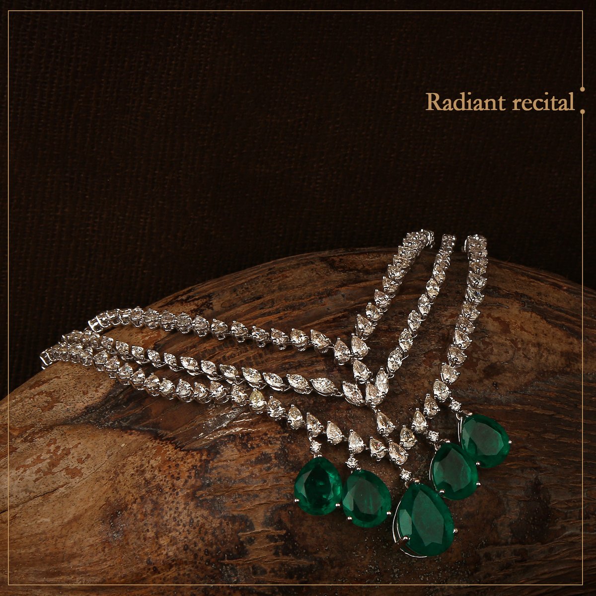 azva7vows's tweet photo. Dripping in elegance, showcasing the captivating beauty of #emerald and #diamonds.
For more details DM us @azva7vows

#DiamondJewellery #Necklace #Earrings #azvavows #lifebeyondlocker #handmadejewellery #jewellerydesign #indiajewellery #bridaljewellery https://t.co/ZT5xMSi8r5
