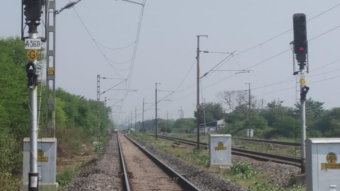 RailAnalysis's tweet image. #RVNL wins INR 239 crore #contract for #automaticblocksignalling system from #SouthernRailway

Read more...news.railanalysis.com/rvnl-wins-inr-…
  
#indianrailways #railway #infrastructure #construction #track #technology #signalling #telecom #machines #railvikasnigamlimited #project
