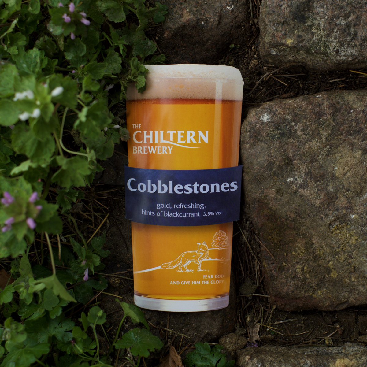 Cobblestones is out now! Our modern early-summer Light English Ale. Gold, 3.4% brewed to celebrate 🏴󠁧󠁢󠁥󠁮󠁧󠁿 Bramling Cross hops. Aroma is of subtle spice, almost lemony character of Bramling Cross. Intriguingly, it evokes blackcurrants in taste. In our shop now (& online for C&C).