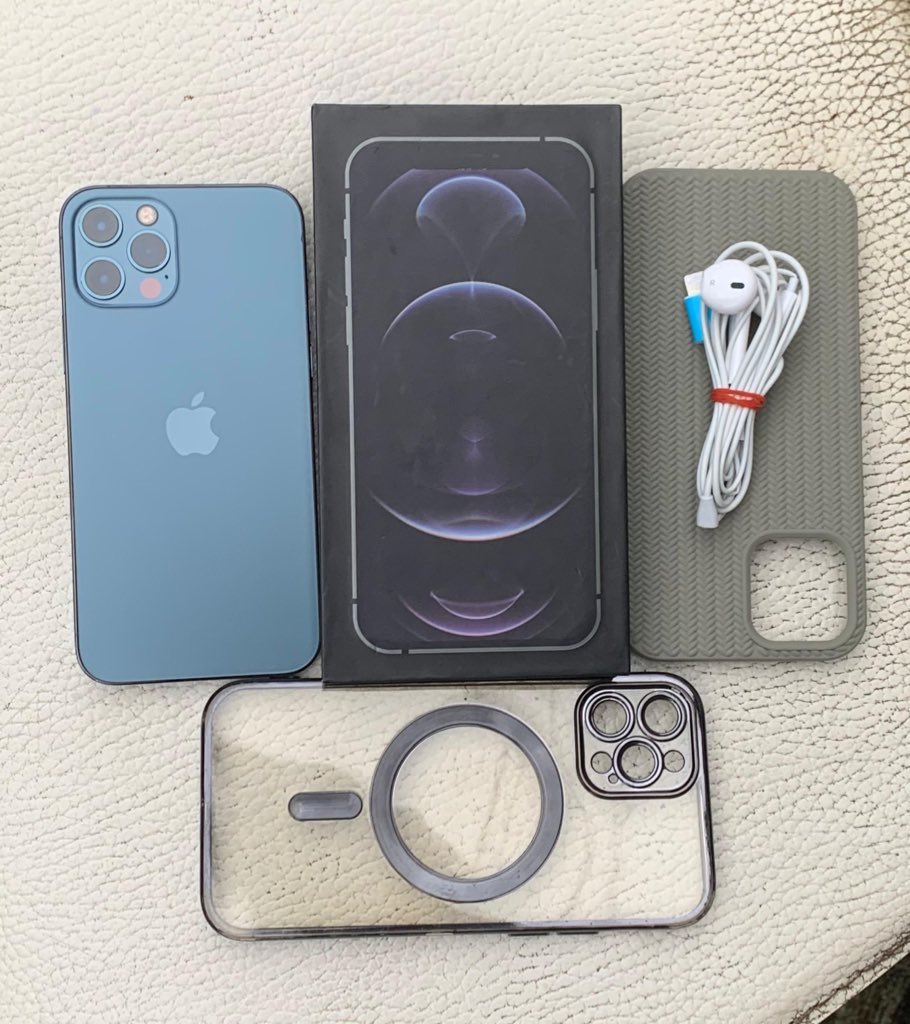 manapp_prem's tweet photo. WTS Iphone 12 Pro 256GB inter Fullset

No minus Mulus
All operator 
Face id on
Tt on
Ios 17
🔋Bh 85% orian
Semua Aman Hp Rawatan
bonus 3 case😍
📍Lokasi : Bekasi Selatan
harga dm, yg pasti bisa nego😉

#zonauang #wts #wtsiphone #zonajajan #iphone12pro #iphone https://t.co/URBTnF9fFU