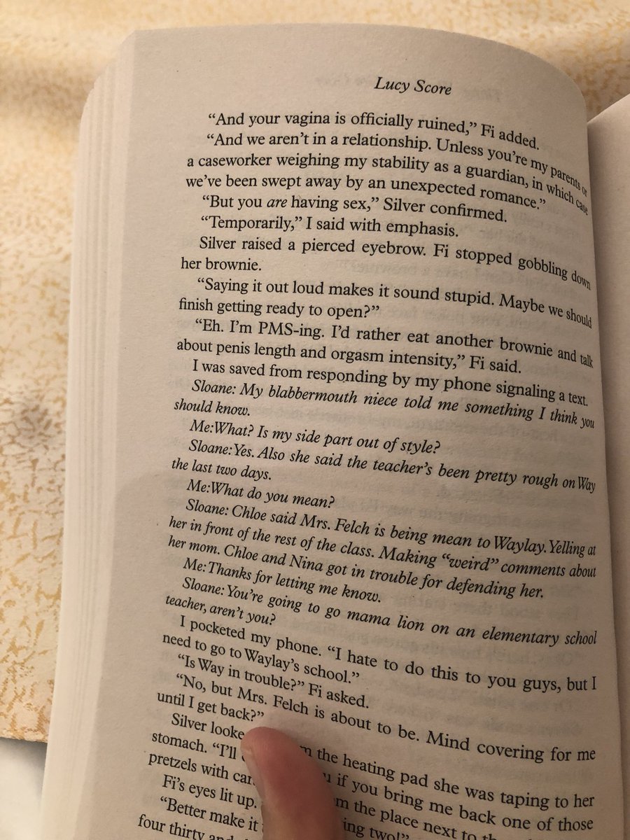 Mooneira's tweet image. The first line in this page makes me laugh  🤣🤣🤣🤣🤣🤣 #ThingsWeNeverGetOver #LucyScore