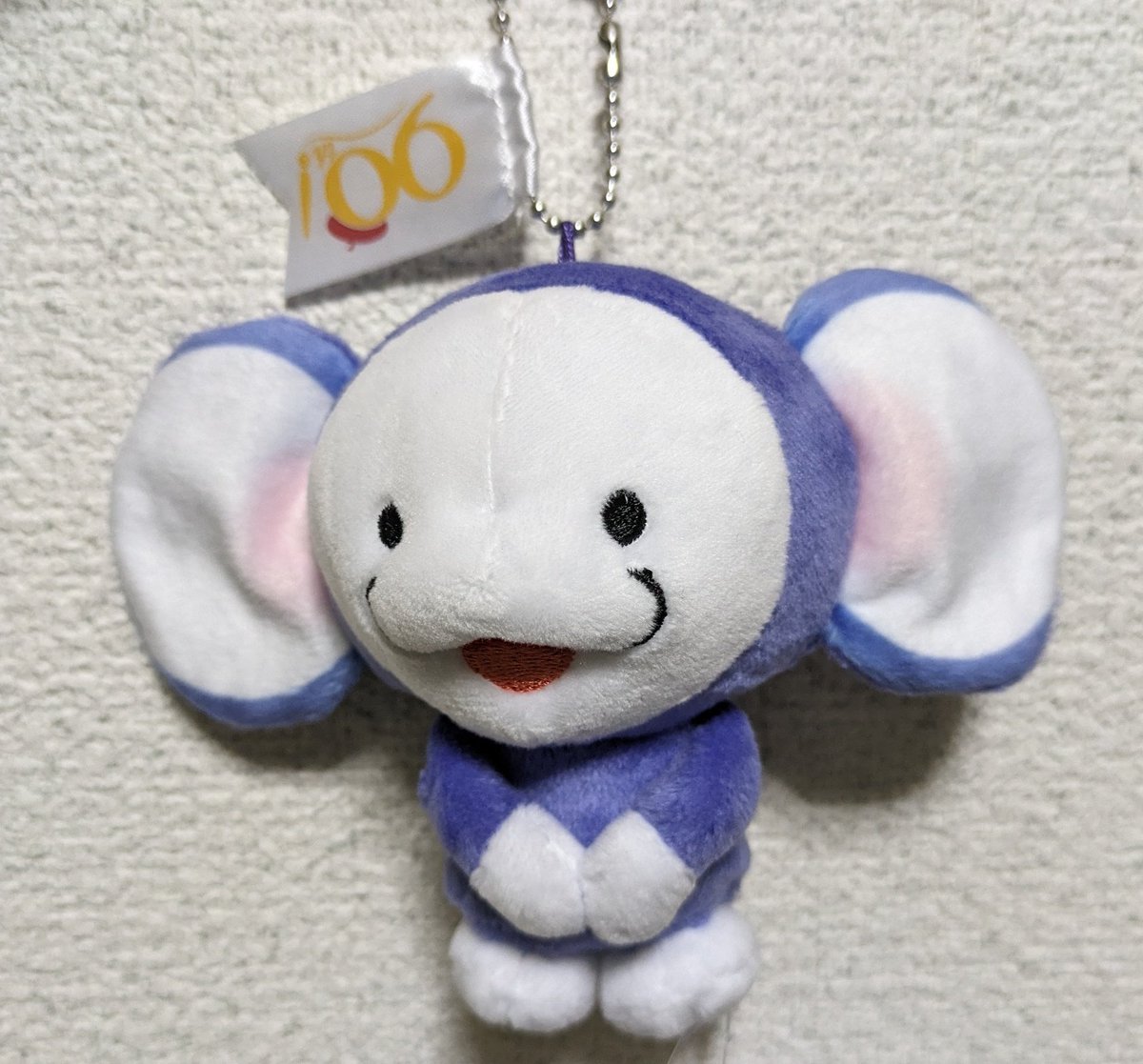 about30cm's tweet photo. チンプイのぬいぐるみ、実物見たら買うしかなかった https://t.co/wsEYk9VD5q