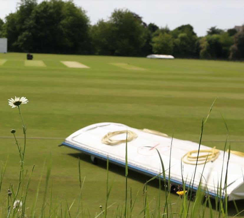 LET’S PLAY🏏 ECB Deaf XI v Cambridge Uni — Sunday May 5, 24. Gate: 9:30am. Match: 11am. Close: 2 x T20. 🚗 Parking: Members free. Non £5. Campers/Motorhomes £15. 🎟️ Tickets: Pay on day. Debit/Credit Card only. Members FREE. Non £15. U18s FREE. ℹ️⬇️ cricketatarundelcastle.co.uk/matches/ecb-ph…