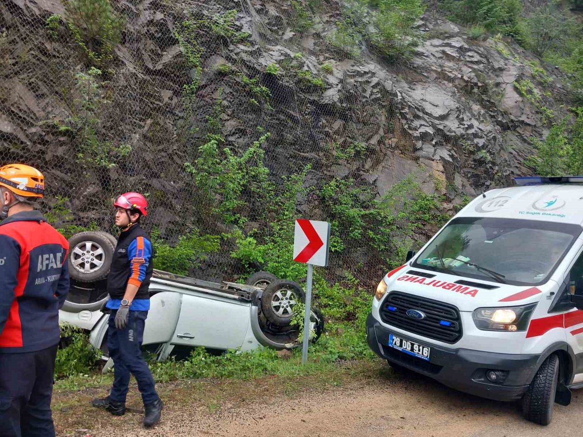 Yoldan çıkan otomobil takla attı: 2 yaralı gaziantepgunes.com/haber/20054760…