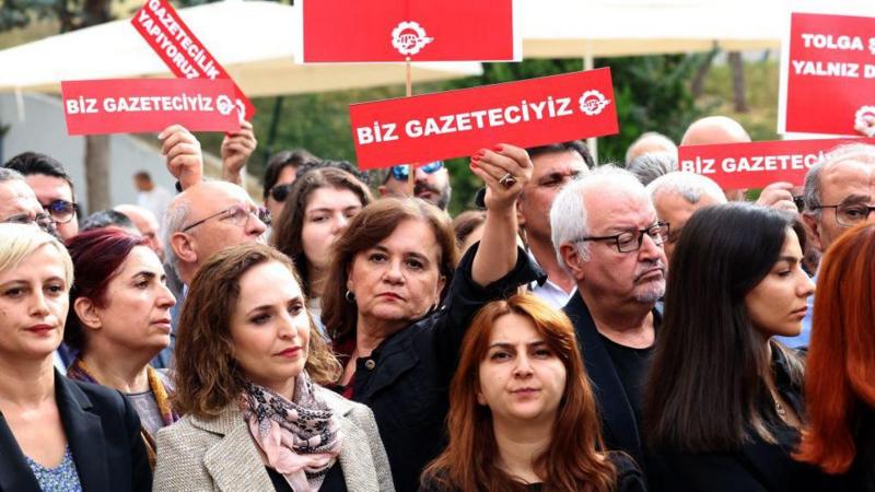 Uluslararası Sınır Tanımayan Gazeteciler (#RSF) örgütünün hazırladığı 2024 Dünya Basın Özgürlüğü Endeksi'nde Türkiye, 180 ülke içerisinde 158'inci sırada yer aldı. #Türkiye durumun “çok vahim” olduğu ülkeler kategorisinde yer almaya devam ediyor. bbc.com/turkce/article…