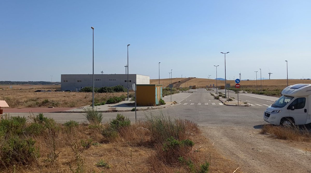 ✍️ 🏭 Licitadas las obras de ampliación del depósito de agua 💧 del polígono El Machorro en #MedinaSidonia👇 ⏳ Las empresas tienen hasta el 2⃣0⃣ de mayo para presentar sus ofertas ➕ℹ️ lajunta.es/4rq24 ✅ #Cádiz #Andalucía💚 @avrandalucia