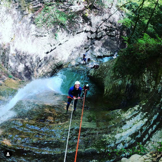 CanyoningAnnecy's tweet photo. OUVERTUUUURE de la saison !!!! C'est parti pour la saison 2024 à Annecy, et s'il fait frisquet nous avons même des combinaisons étanches cette année.
Pour réserver c'est par ici: https://t.co/pdWHHUiK8v
 #annecy #canyon #canyoning #talloires https://t.co/l236tOgDKD