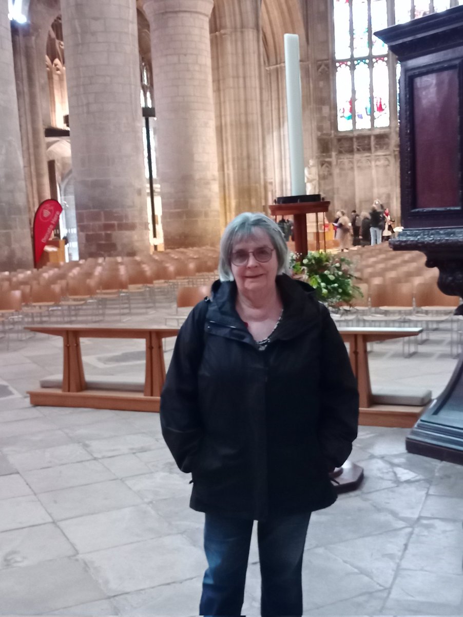 Gloucester Cathedral, cold day