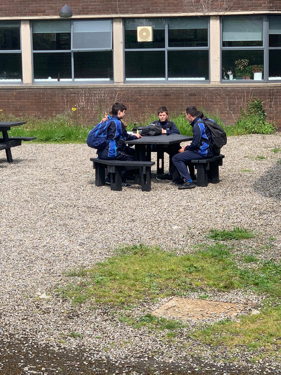 Our students are enjoying the new outdoor furniture gifted by the Parents' Association.  Many thanks to the wonderful work ongoing in support of our school community #Community #Care #Summeriscoming  #Outdoors @CityofDublinETB @PCCTerenurePA 😊🙏☀️