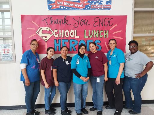 Big shoutout to our school lunch heroes, the nutrition staff! Thank you for keeping our students fueled and healthy every day. You're the real MVPs! 🌟🍎 #SchoolLunchHeroes #NutritionStaff @AliefISD @Alief_Nutrition