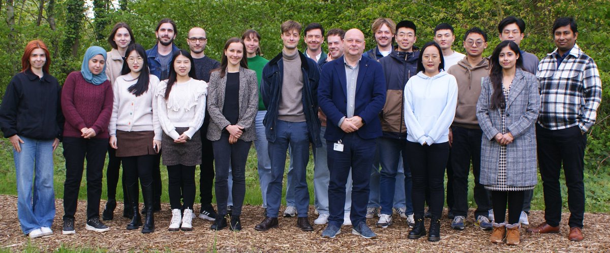 The COMOC group, april 2024. 'Excited' researchers from 3 continents. #MOF #COF #photocatalysis