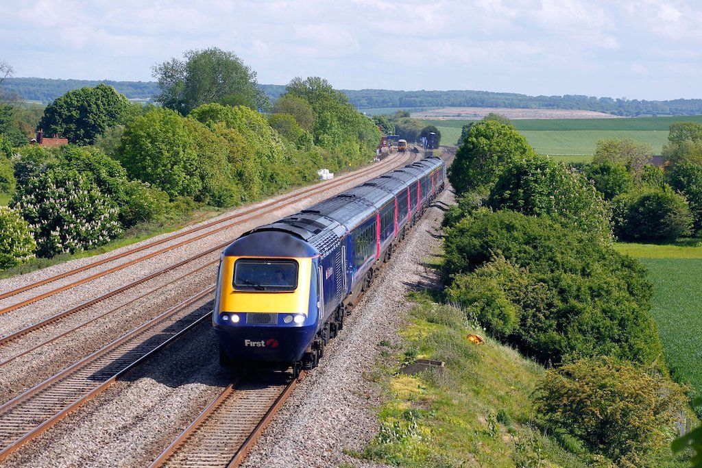 The Labour Party says it expects to renationalise most passenger rail services within its first term, if elected ➡️ buff.ly/3Uzx2tq 

#nationalisation #renationalisation #rail #railway #railindustry