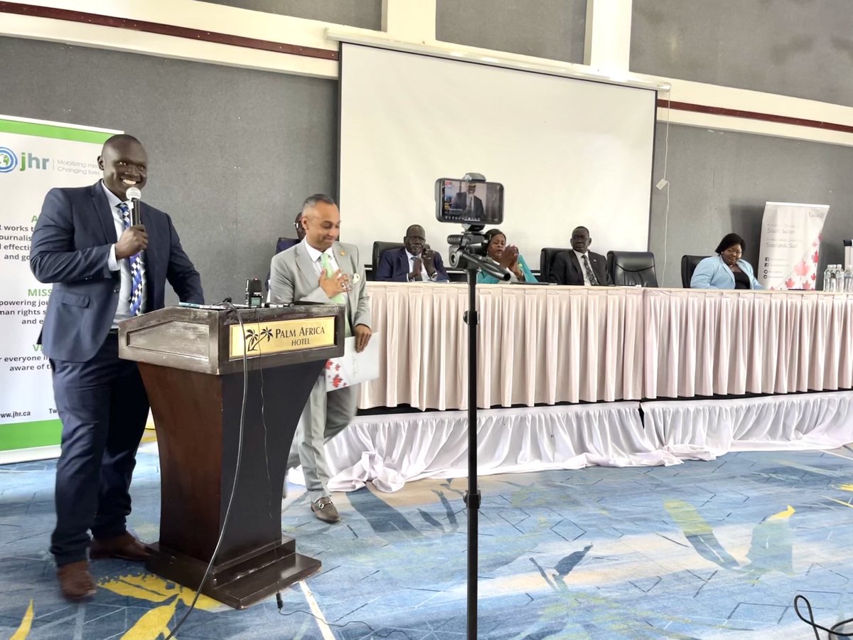 Happy World Press Freedom Day! 🎥🕊️

Today, at a roundtable to mark #WPFD2024 in South Sudan, Amb Rajani emphasized Canada's support for the event's theme of 'Protection of Citizens' Rights to Free Expression and Media Freedom before, during and after Elections”.

#MediaFreedom🇸🇸