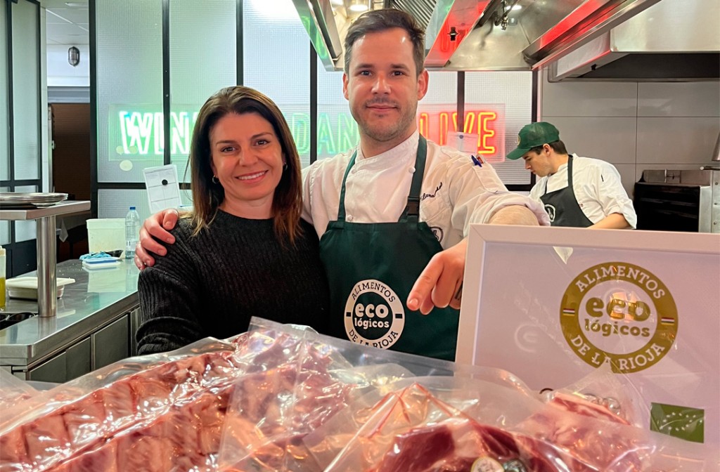 🐖 La exquisita carne de cerdo ecológica de @embutidosecolg será la estrella en Wine Fandango este mes. Sus productos han sido elegidos dentro de la campaña 12 meses/12 alimentos ecológicos que llevamos a cabo entre #CPAER y este restaurante 
Más info: cpaer.org/es/public/noti…