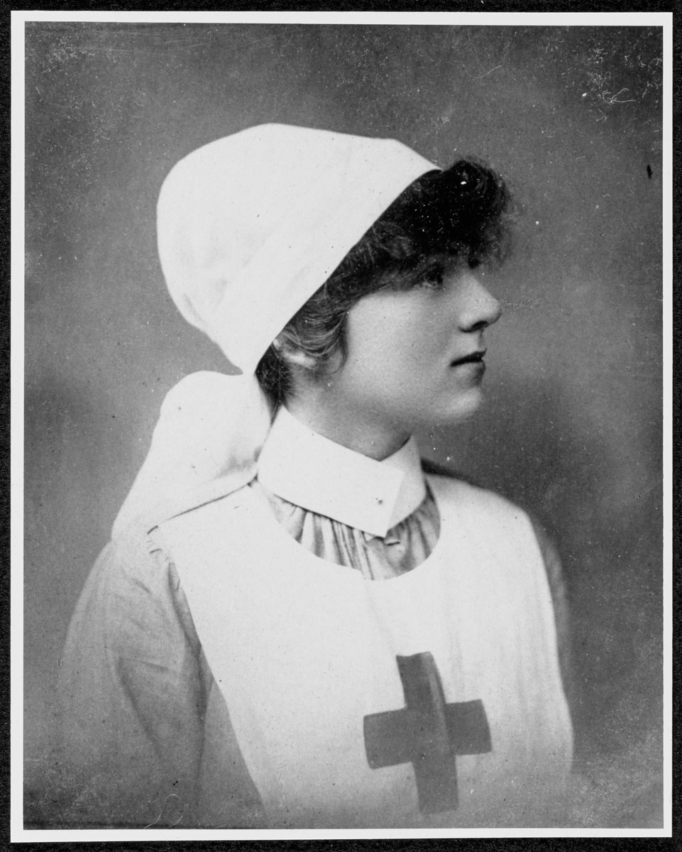 #WorldRedCrossDay #RedCrescentDay Image- Margaret, daughter of John Merry Porter in red cross uniform, c. 1915 More information relating to our Porter collection can be found here- newa.wales/collections/ge…