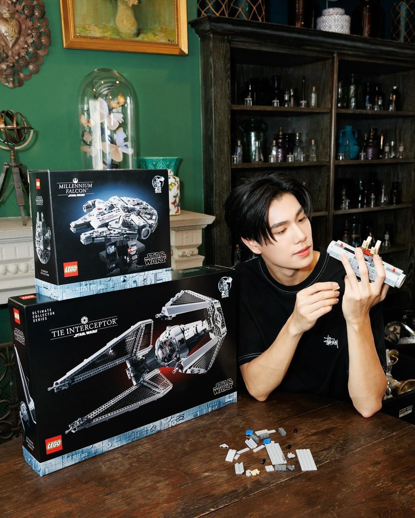 เห็นแล้วอยากได้เลยอ่ะ🥺✨️
#25thLEGOStarwars 
#LEGOTH #StarWars 
#Phuwintang