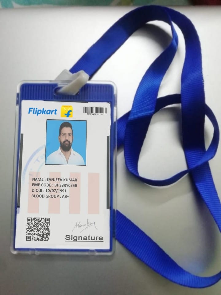 sid__k_'s tweet photo. "URGENT: @Flipkart I was targeted by a scammer pretending to be a Flipkart manager. They had detailed knowledge of my recent order &amp; sent fake documents claiming I won a car. Beware of this scam! #Flipkart #cybercrime @flipkartsupport @FlipkartStories https://t.co/HBqw9m5URw