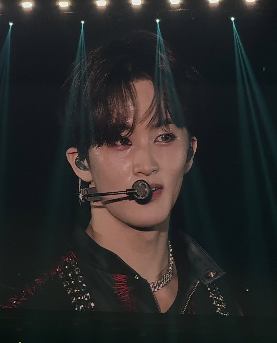 LOOKSMKL's tweet image. wow