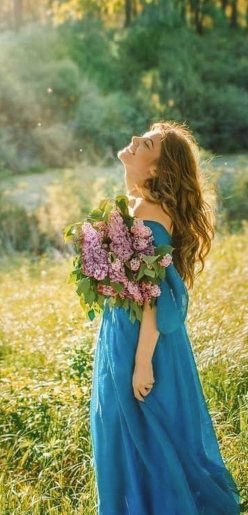 Dobbiamo essere grati alle persone che ci rendono felici, sono gli affascinanti giardinieri che fanno fiorire la nostra anima. - Marcel Proust - #UnRifugioNelVerde #VentagliDiParole