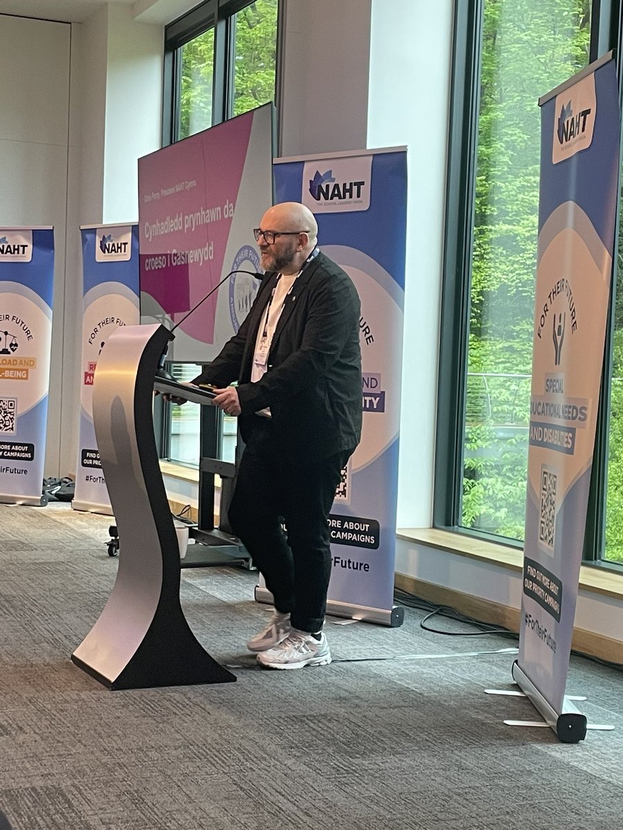 @CymruNAHT President @LSP_Headteacher kicks off #NAHTconf officials briefing with a powerful speech on the history and trade unionism of Wales 🏴󠁧󠁢󠁷󠁬󠁳󠁿 ✊🏻 @NAHTnews @LauraDoel
